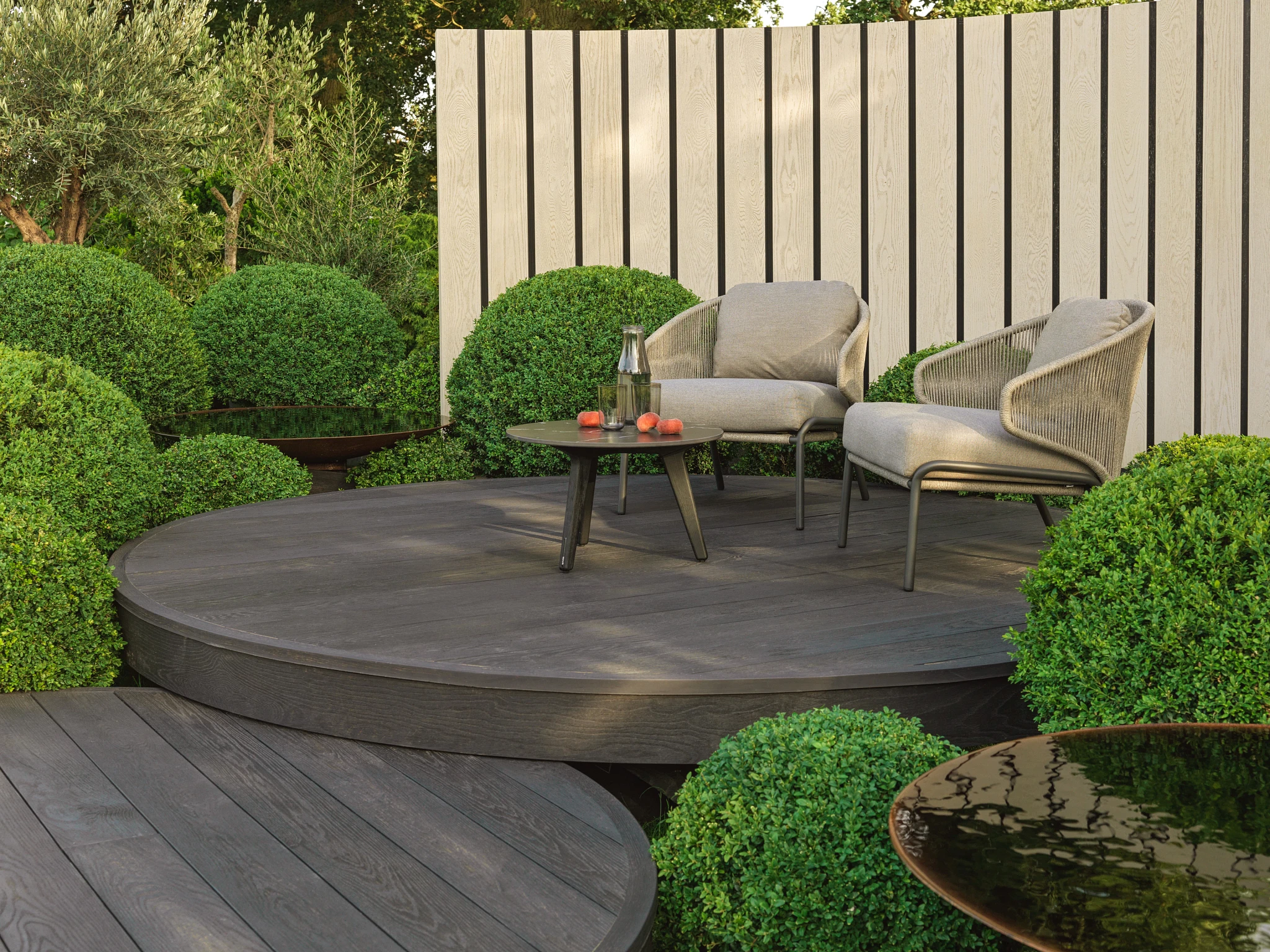 MDE176R_Enhanced Grain_Burnt Cedar_GLDC32C_Decor_Curve_32mm Carbon_MCL360L_Envello_Shadow_Line_Limed_Oak _Lifestyle Cameo